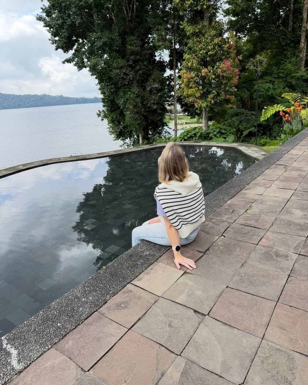 Where are you Wednesday? 🌿🤍
Today’s view… lakeside in Bedugul, cool air, quiet moments, and a comp