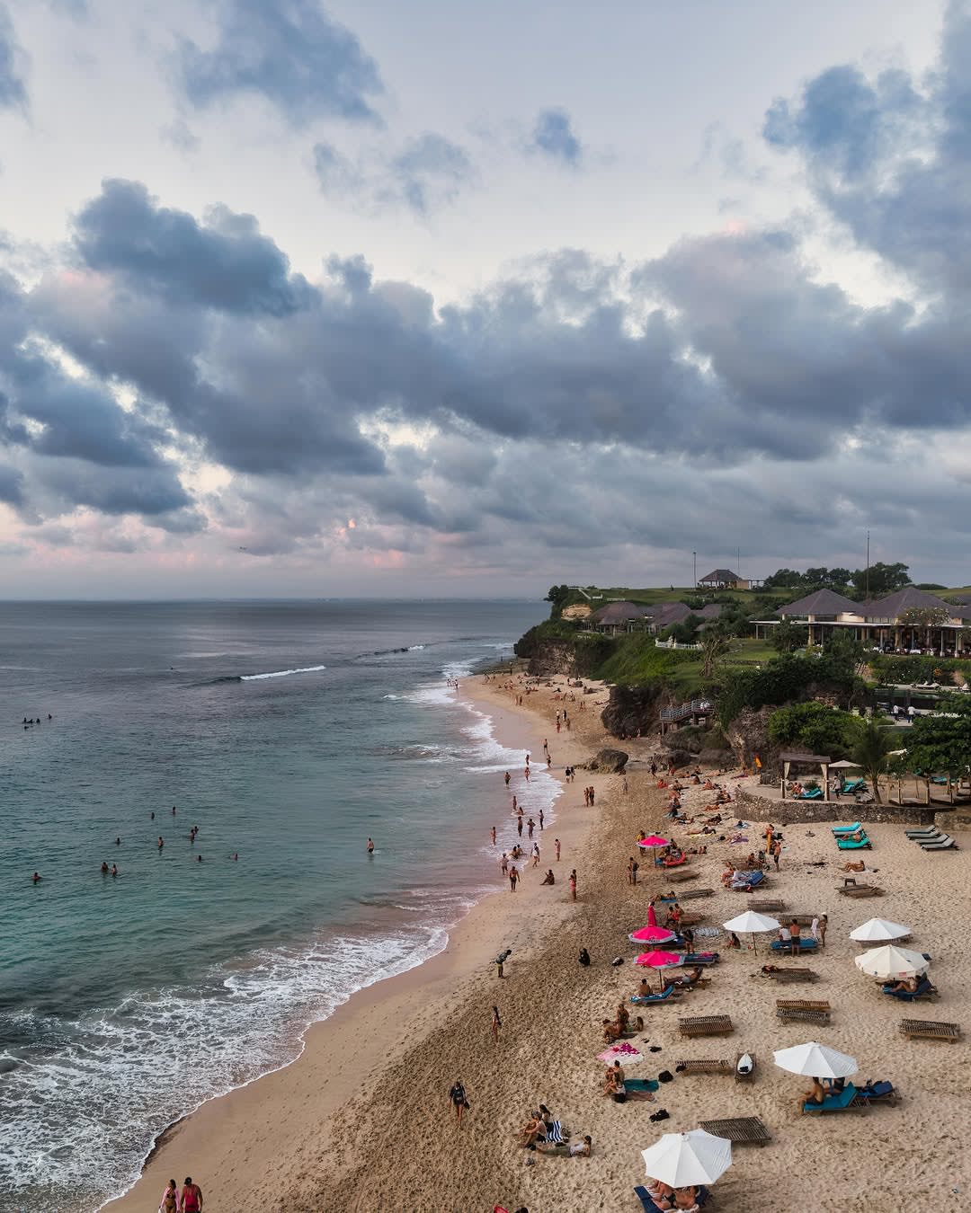 The best Bali days don’t cost anything.

• Pool time in your villa
• Beach walks at sunset
• Playing