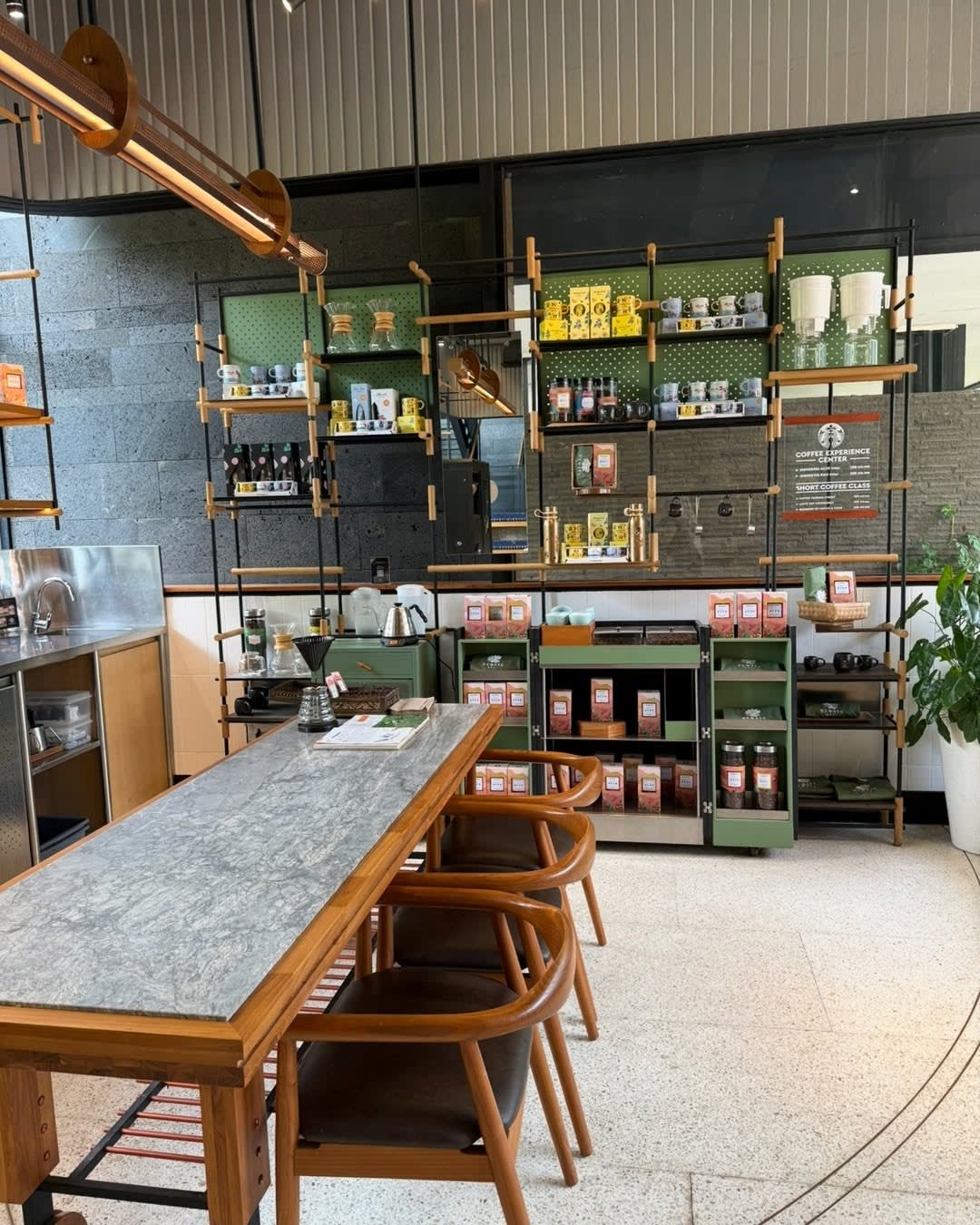Coffee lovers, this one’s pretty special ☕️🤍

Starbucks Reserve Dewata Coffee Sanctuary is actually image 1
