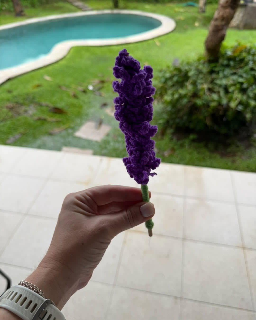 The sweetest little handmade gift š¤
Lola recently made this for a friend⦠a tiny bouquet with a pe image 3