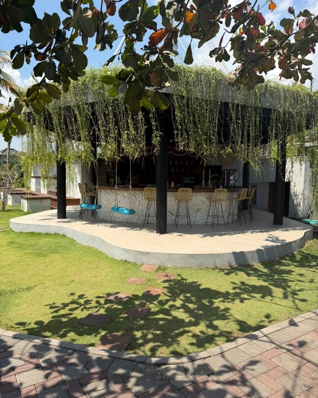 🌴 A LITTLE LOVINA STICKYBEAK... 👀

We'd heard Lovina Haven could be a great place to stay, so natu image 4