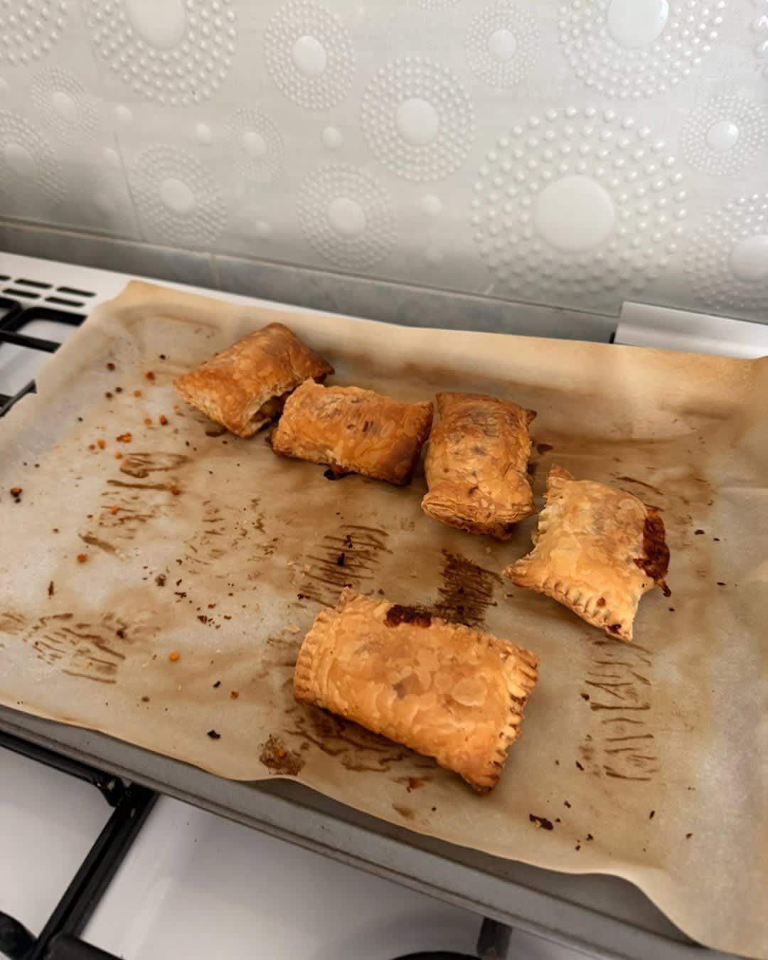 🍪 I THINK BISCUITS ARE THE BEST WAY TO TEST A NEW OVEN. 😂

One of the little joys of moving into a image 7