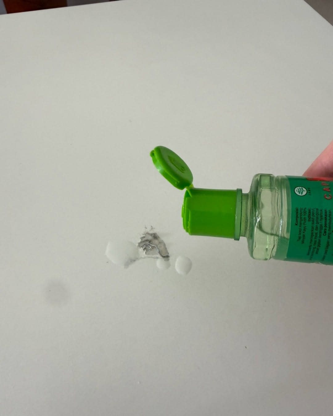 🧼 Moving house means cleaning house... and this little bottle saved the day again 😂🇮🇩

I bet you image 2
