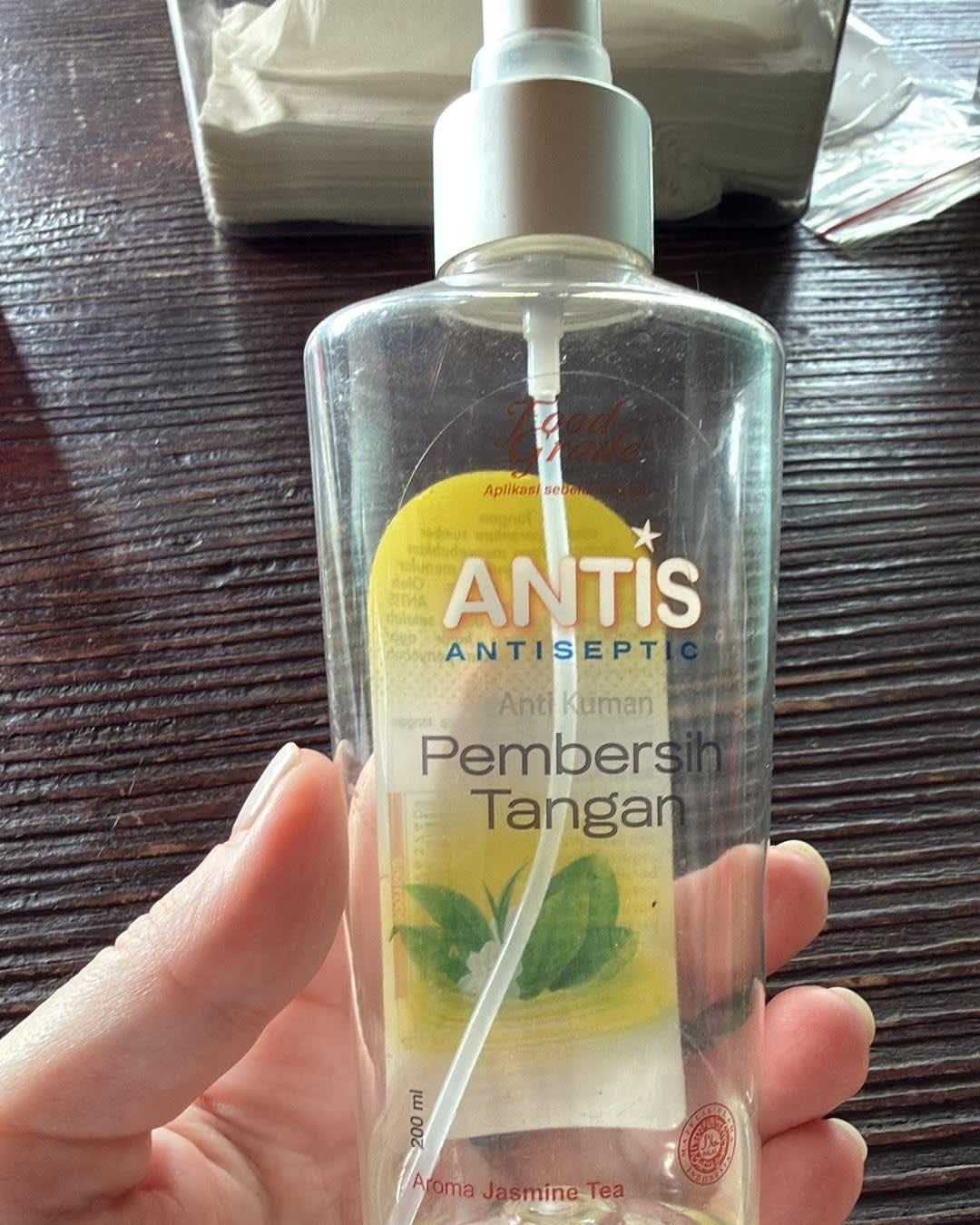 This hand sanitiser is a winner 🤍
Smells good, no sticky residue, super affordable… and you can fin