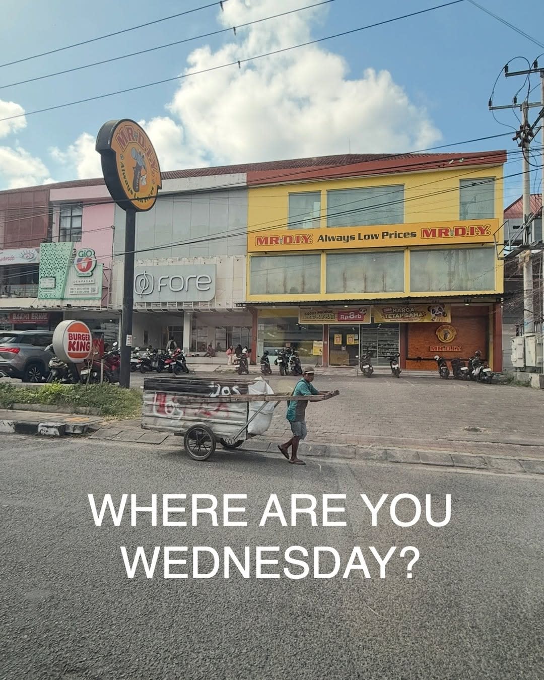 👀 WHERE ARE YOU WEDNESDAY 👀

Today's "office" 😜 is 📍Gojeking between Seminyak and Sanur! 

Let's