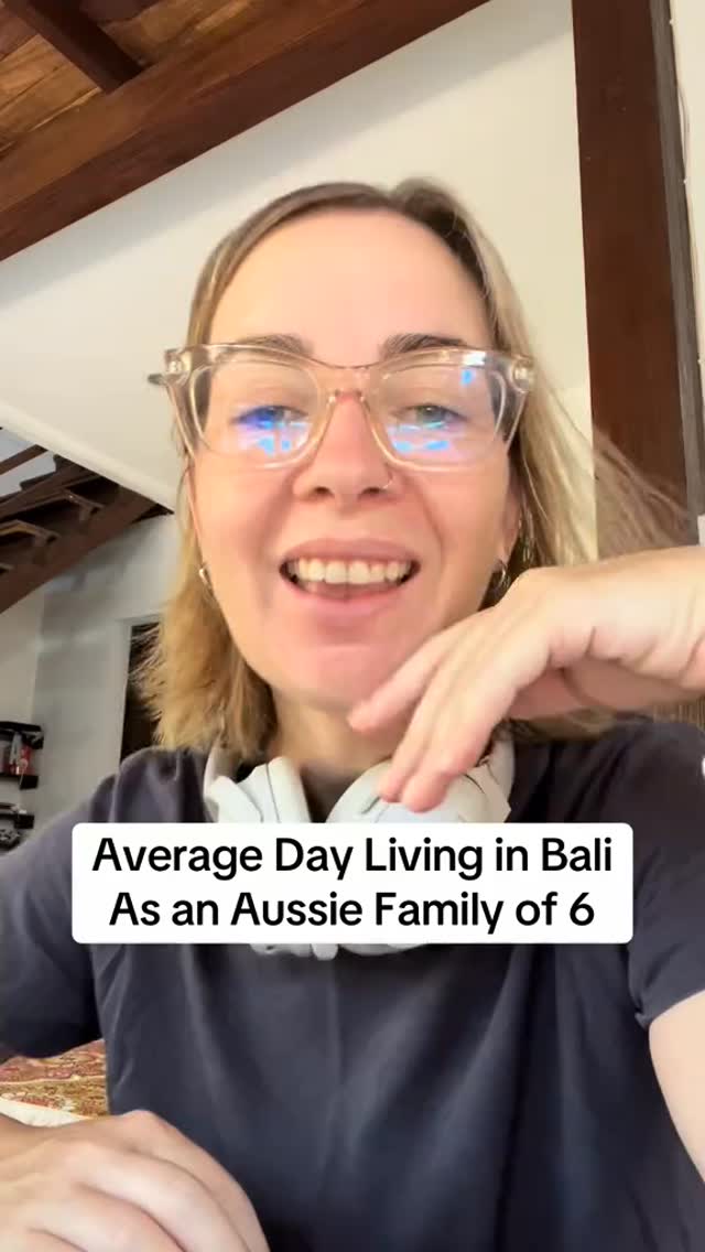Another simple little Bali day 🤍🌴

Homeschool
coffee deliveries
washing piles 😅
kids in the pool
