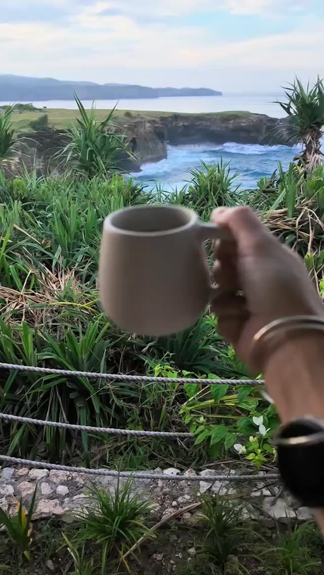 Day 3 on Nusa Ceningan 🌴🤍

Our final day on the island started the best way possible...

Early.

Q