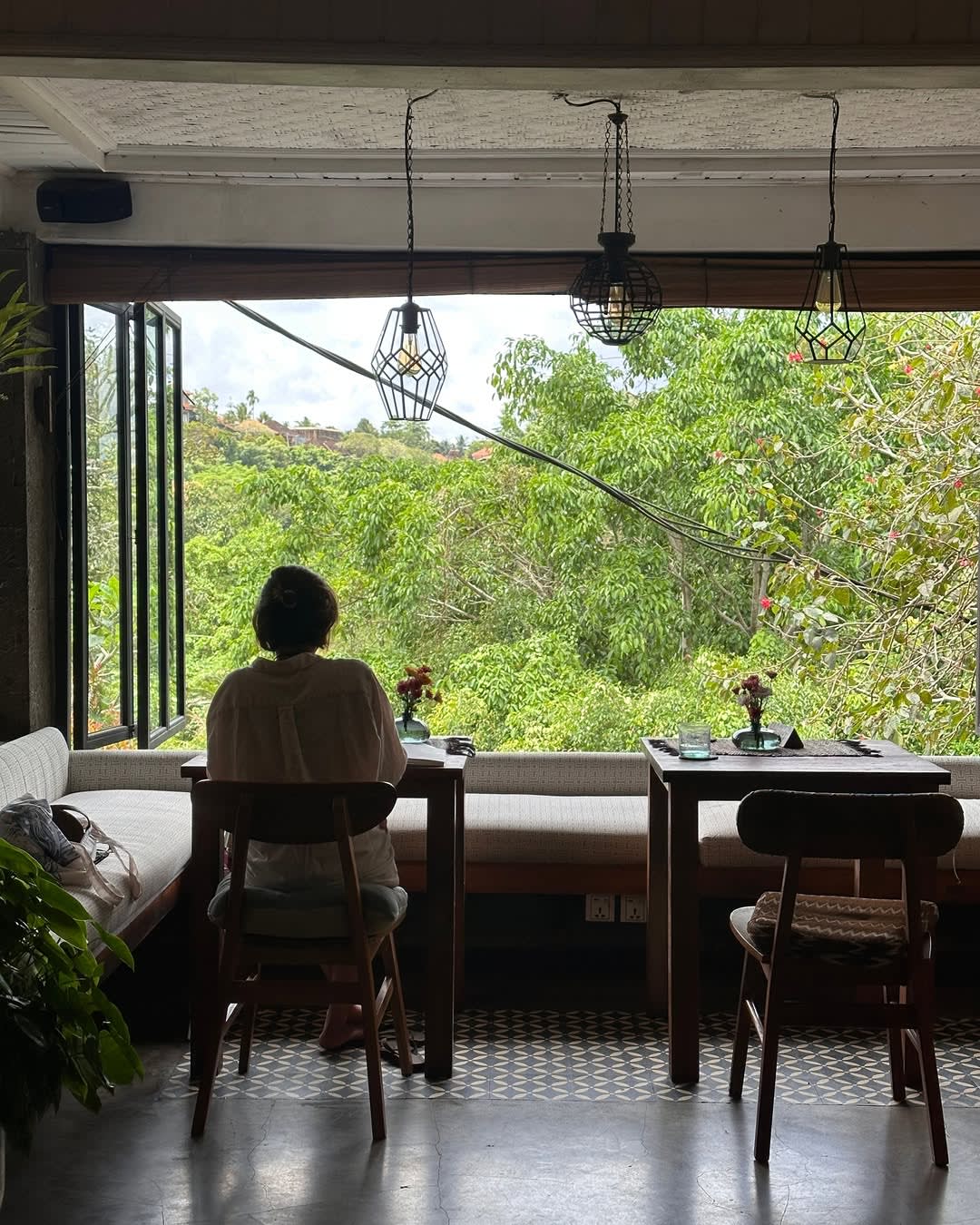 The best Bali restaurant for families isn't always the trendiest one.

• Easy parking wins.
• Quick 