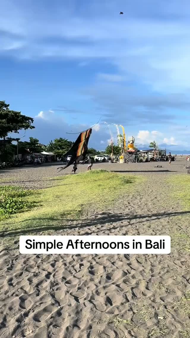 Some of my favourite afternoons in Bali don't cost a thing. 🪁🤍

As the afternoon cools down, famil