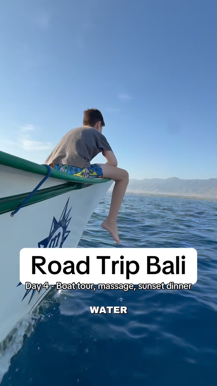DAY 4 of our Lovina road trip! 🌴

We were up VERY early today for the sunrise and the included boat