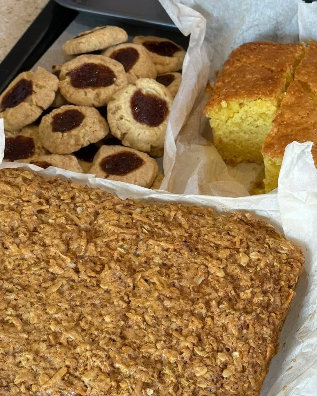 🍊 A little bit of home cooking...

Jam drops, oat slice and an orange cake. ❤️

I've been baking sn