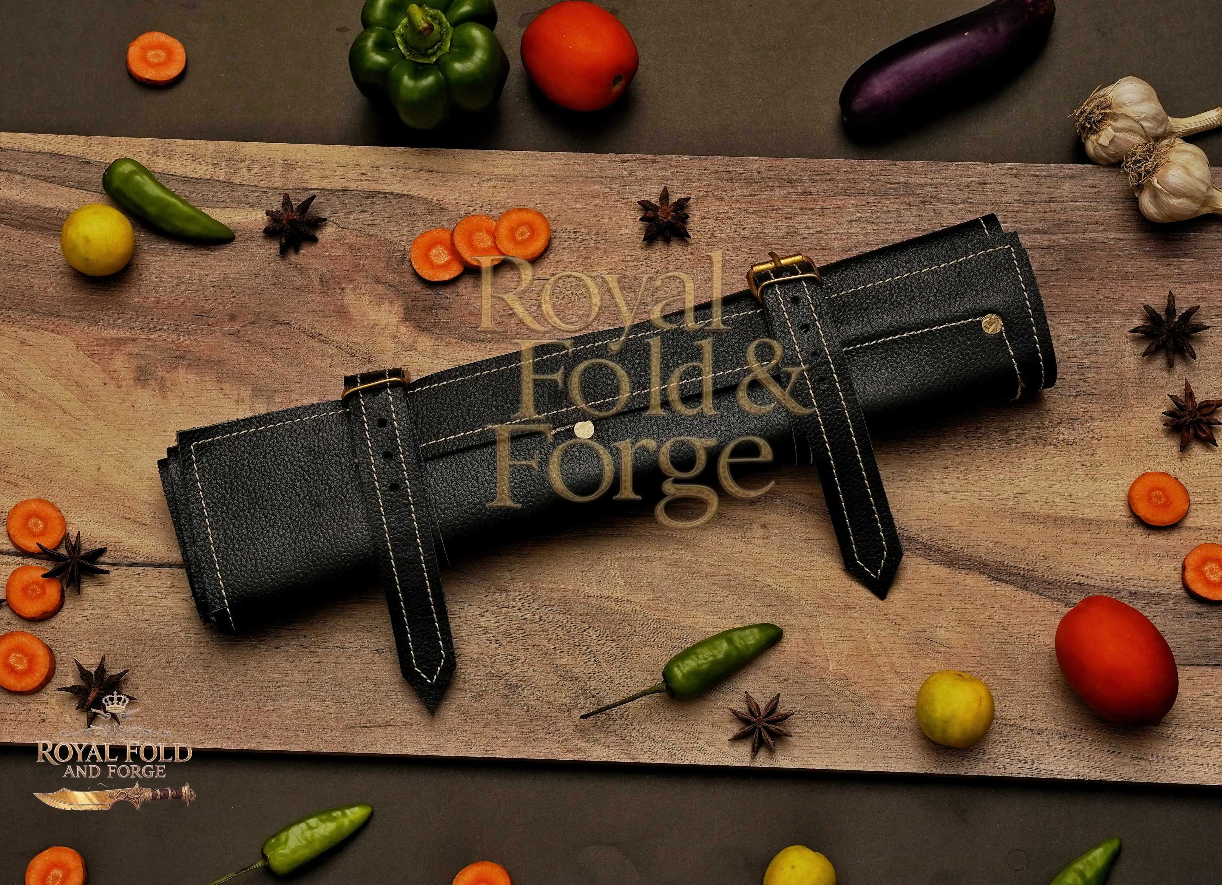Detailed view 1 of Hand-forged Damascus steel 5-Piece Hammered Black Chef Tool Set with Brown Wood Grain Handles
