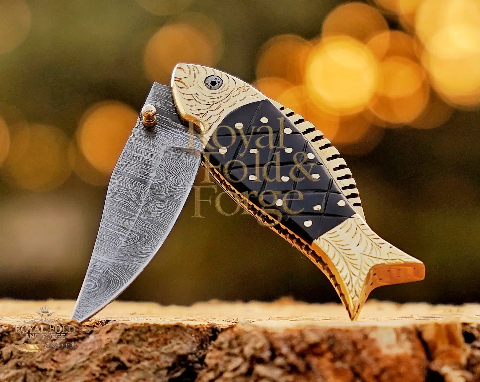 Detailed view 1 of Hand-forged Damascus steel Damascus Steel Folding Tool – Fish Design with Black Horn Handle