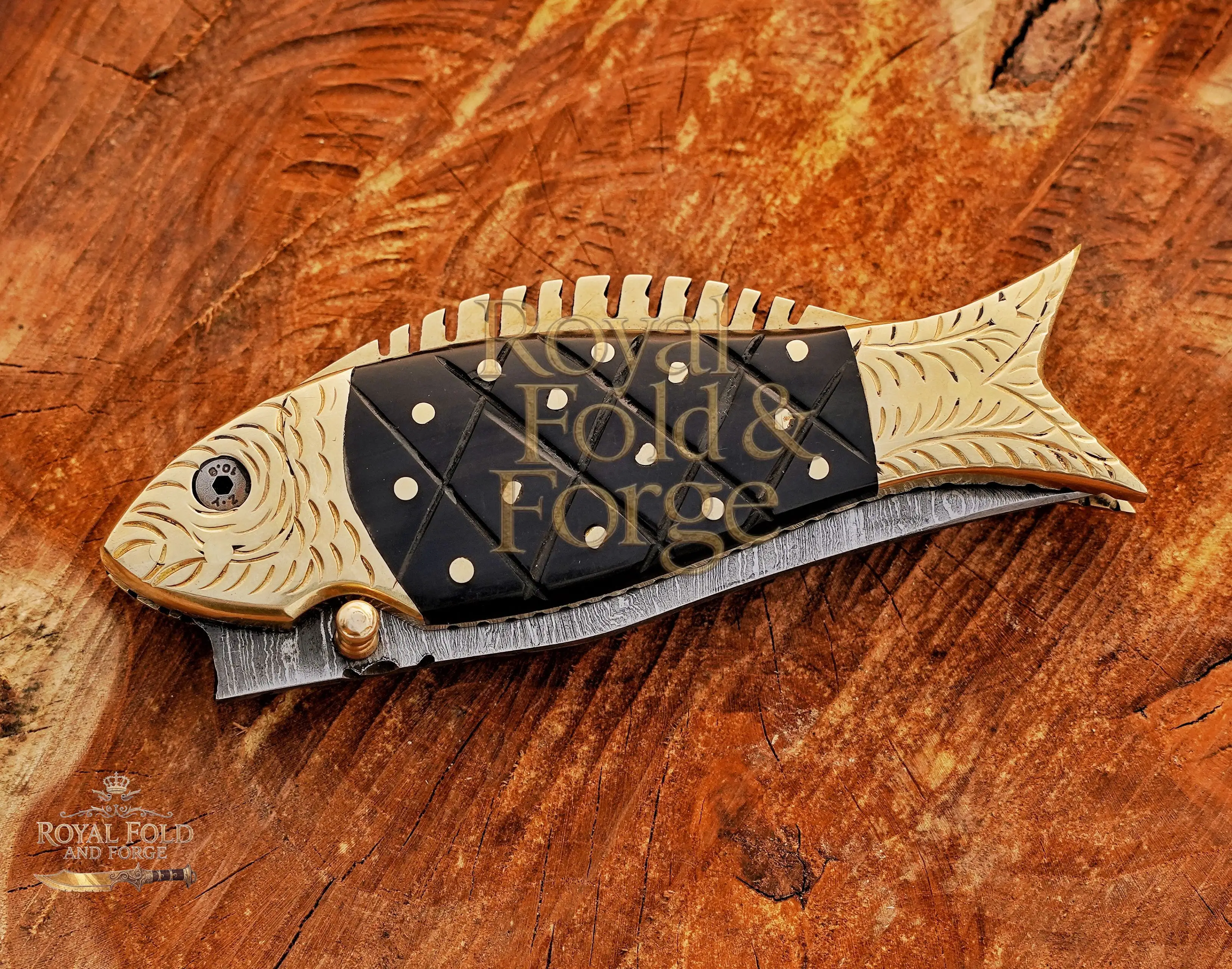 Detailed view 5 of Hand-forged Damascus steel Damascus Steel Folding Tool – Fish Design with Black Horn Handle
