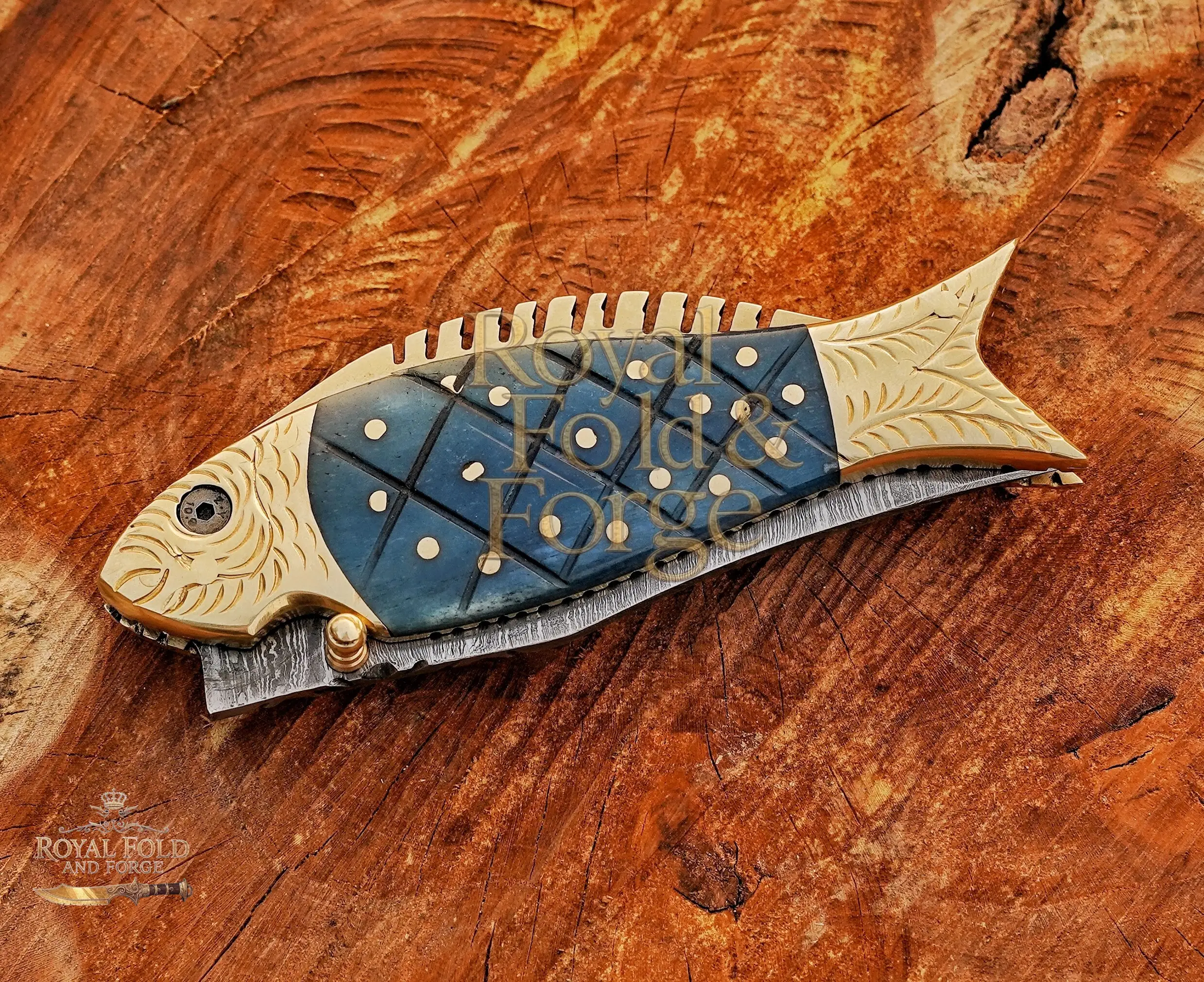 Detailed view 2 of Hand-forged Damascus steel Handcrafted Fish-Shaped Damascus Folding Tool – 3 Handle Variants