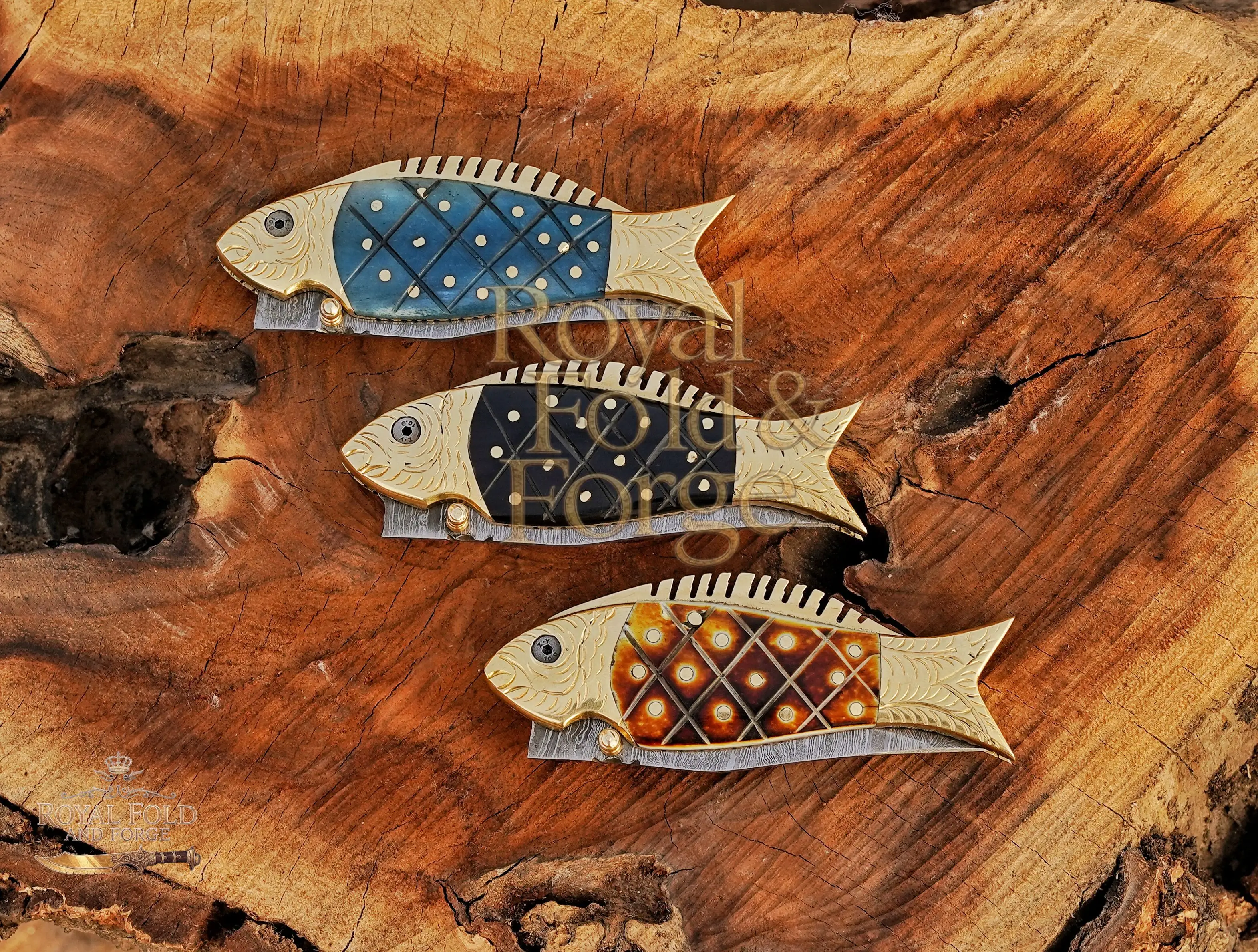 Detailed view 4 of Hand-forged Damascus steel Handcrafted Fish-Shaped Damascus Folding Tool – 3 Handle Variants