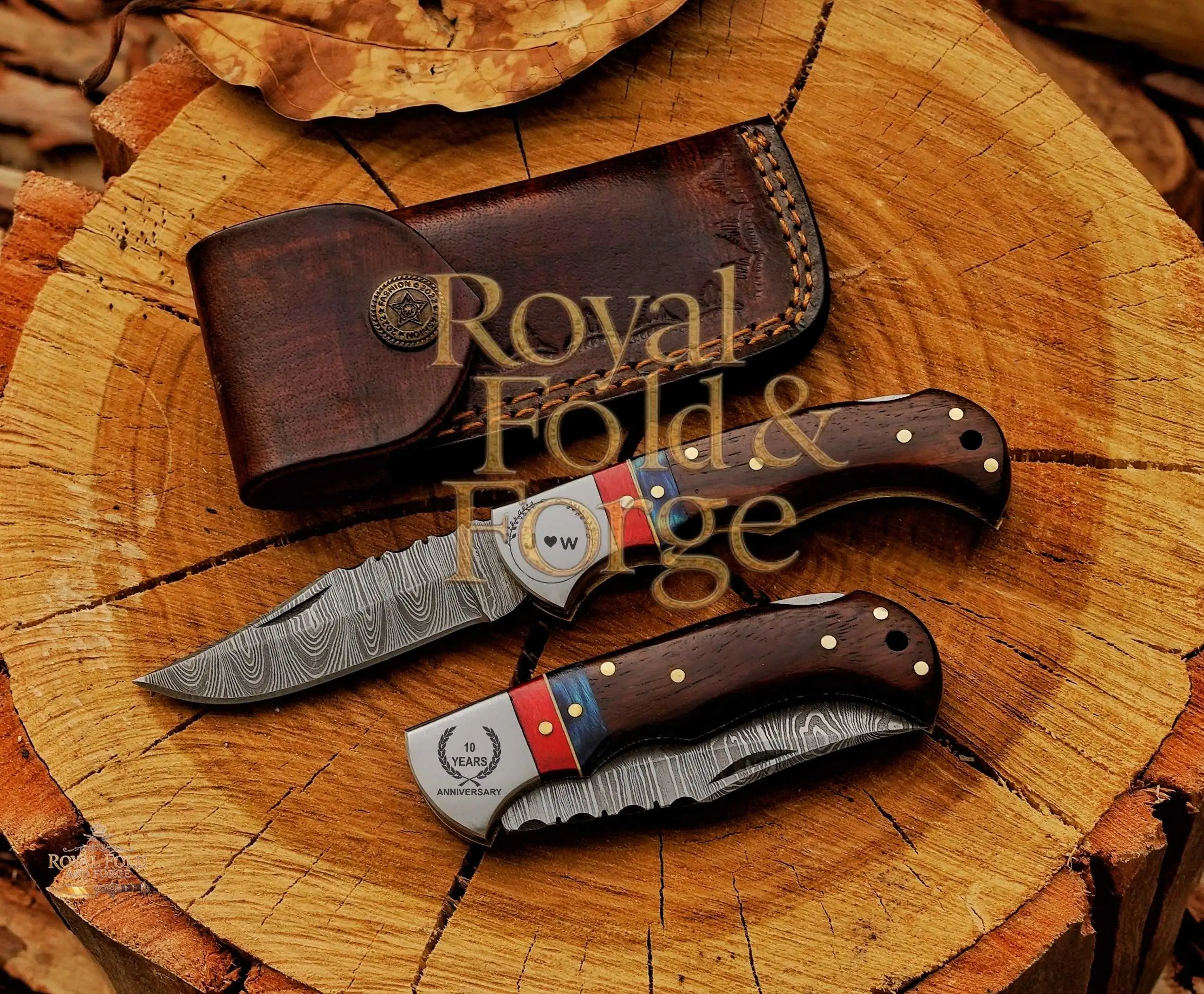 Detailed view 1 of Hand-forged Damascus steel Premium Damascus Camping Tool – Featuring Brown Wooden Handle