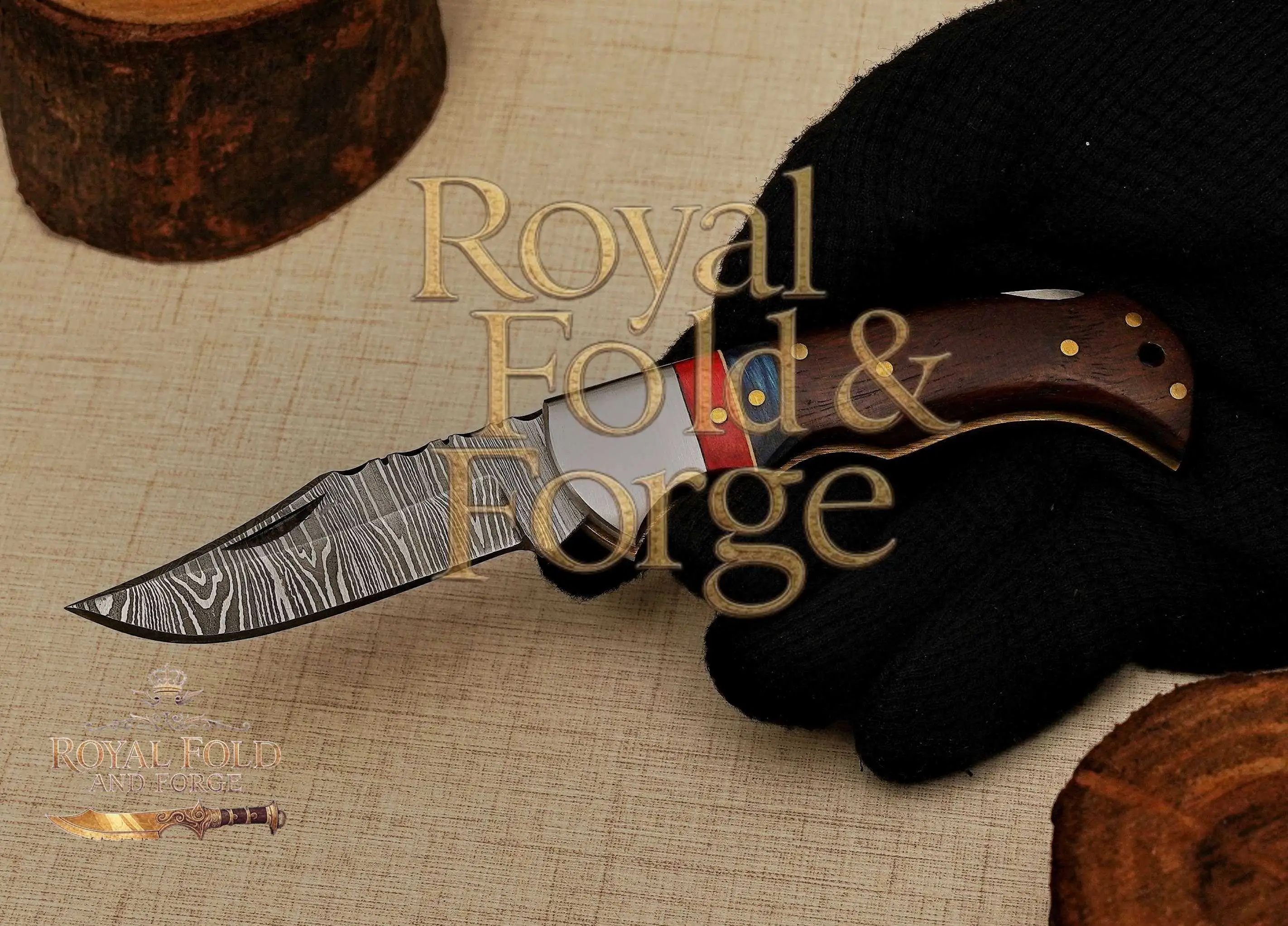 Detailed view 2 of Hand-forged Damascus steel Premium Damascus Camping Tool – Featuring Brown Wooden Handle