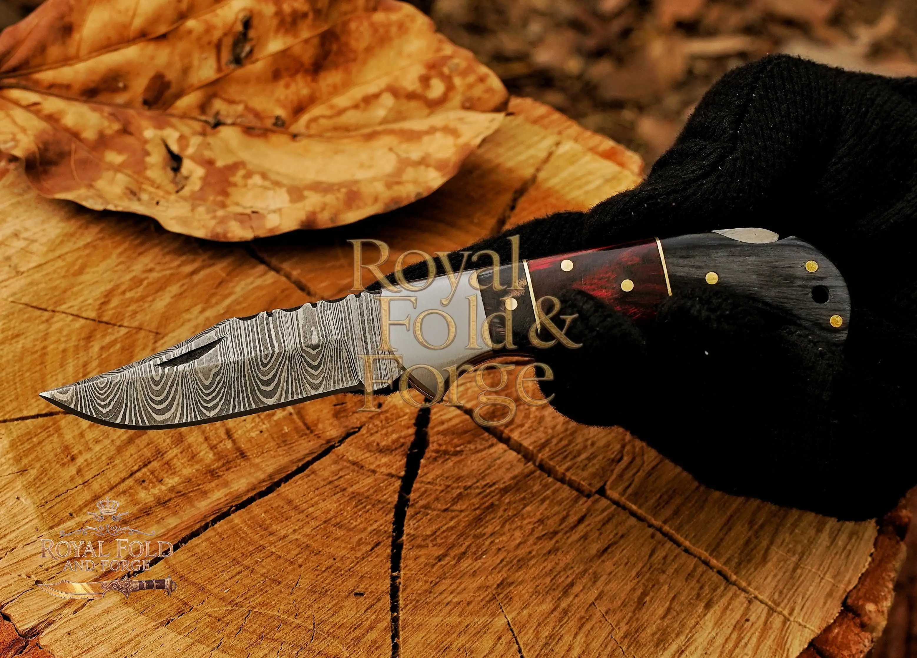 Detailed view 5 of Hand-forged Damascus steel Premium Damascus Camping Tool – Featuring Brown Wooden Handle