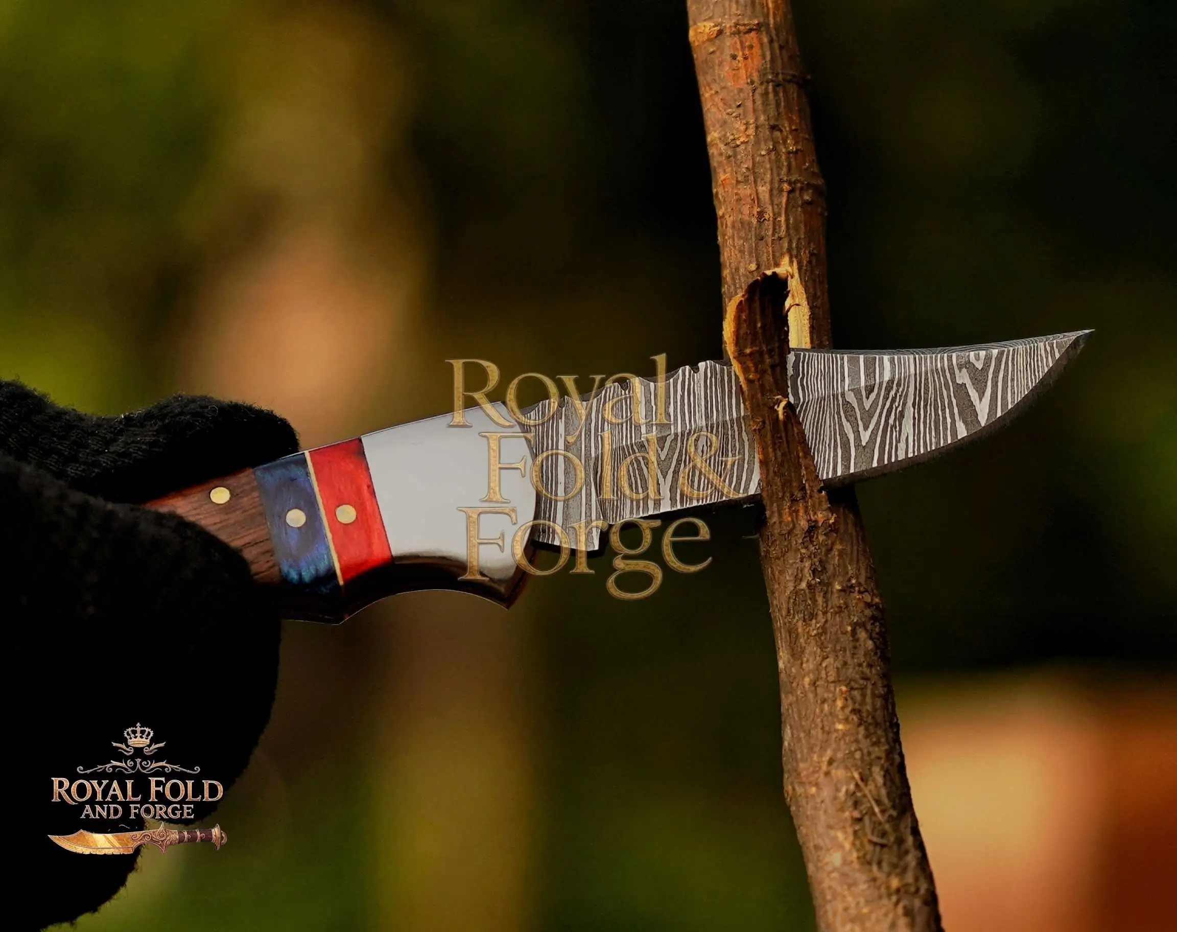 Detailed view 6 of Hand-forged Damascus steel Premium Damascus Camping Tool – Featuring Brown Wooden Handle