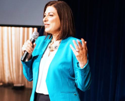 female inspirational keynote speaker female business speaker for events - Monique Tallon