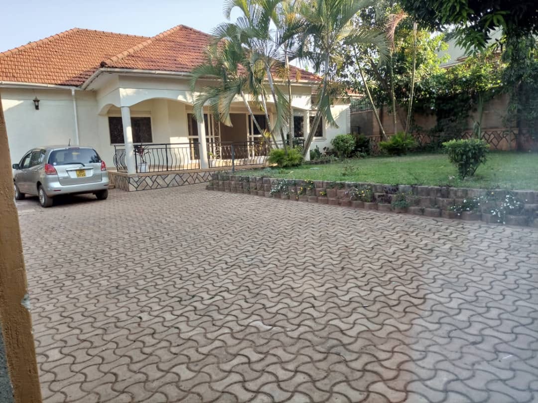 3 Bedroom 2 Quarters