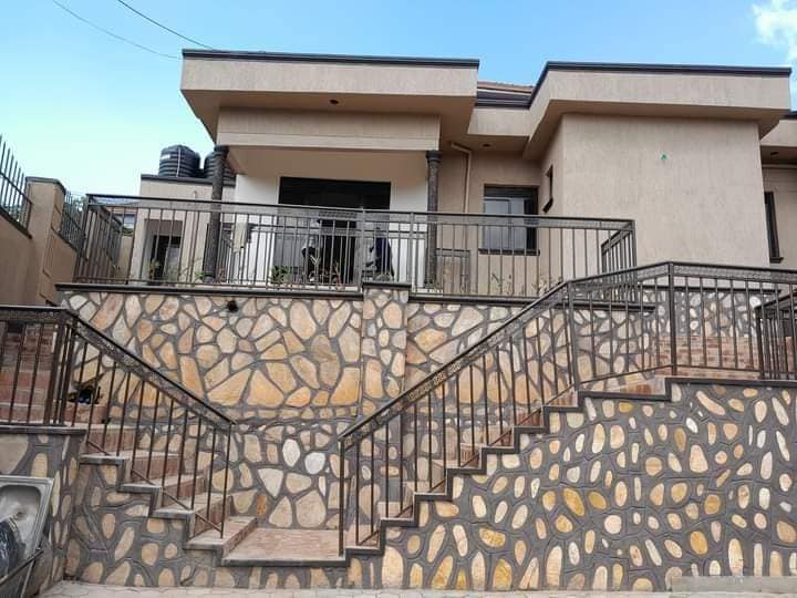 2 Bedroom 2 Baths