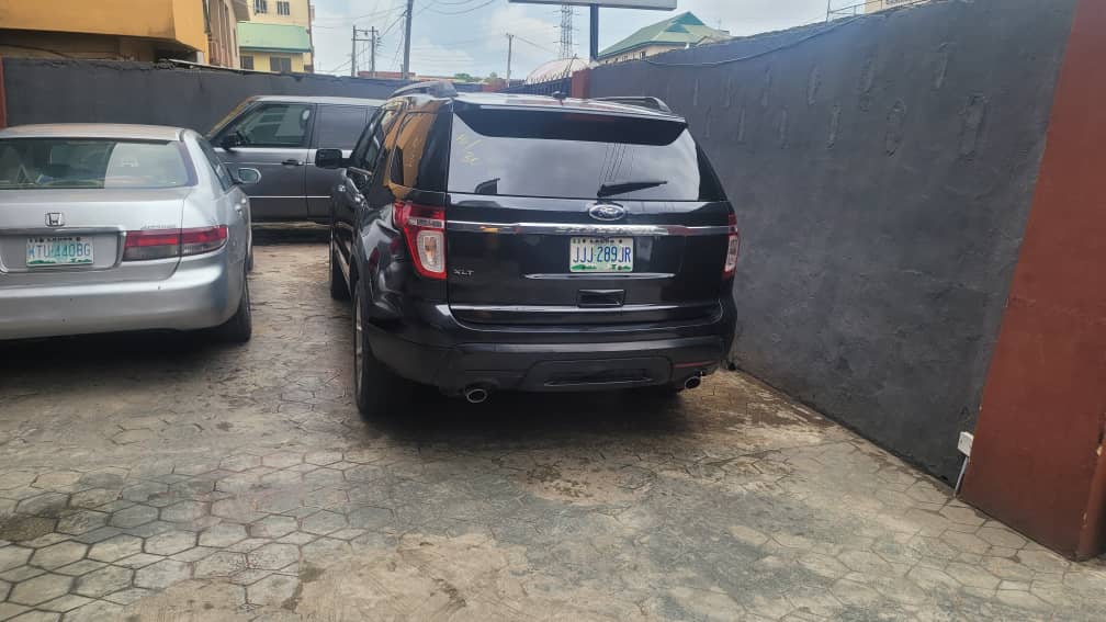 Vehicle Image 6
