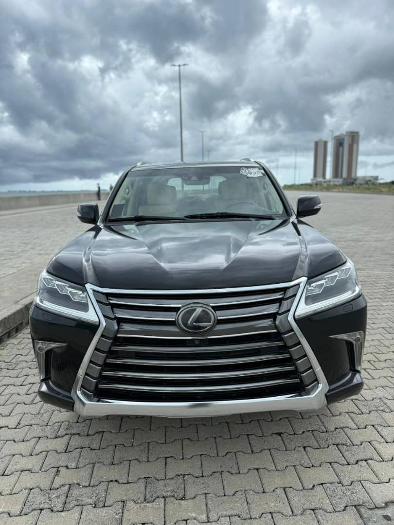 LX 570