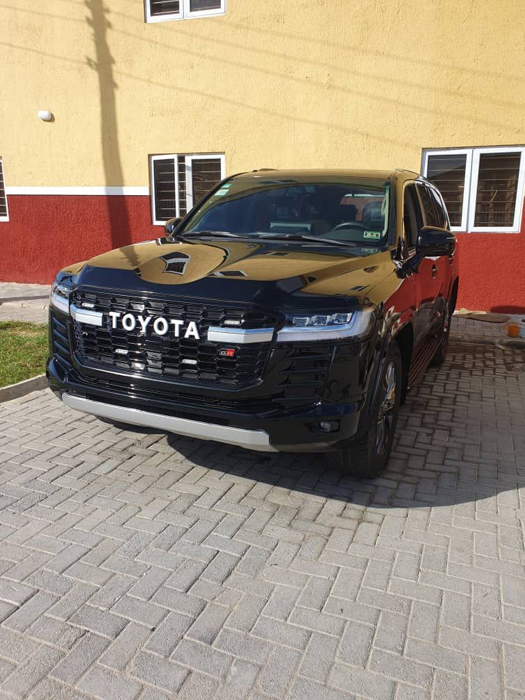 Vehicle Image 4