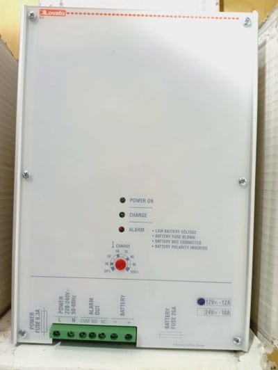 Automatic Battery Trickle Charger 12V/24V — generator spare part Kenya