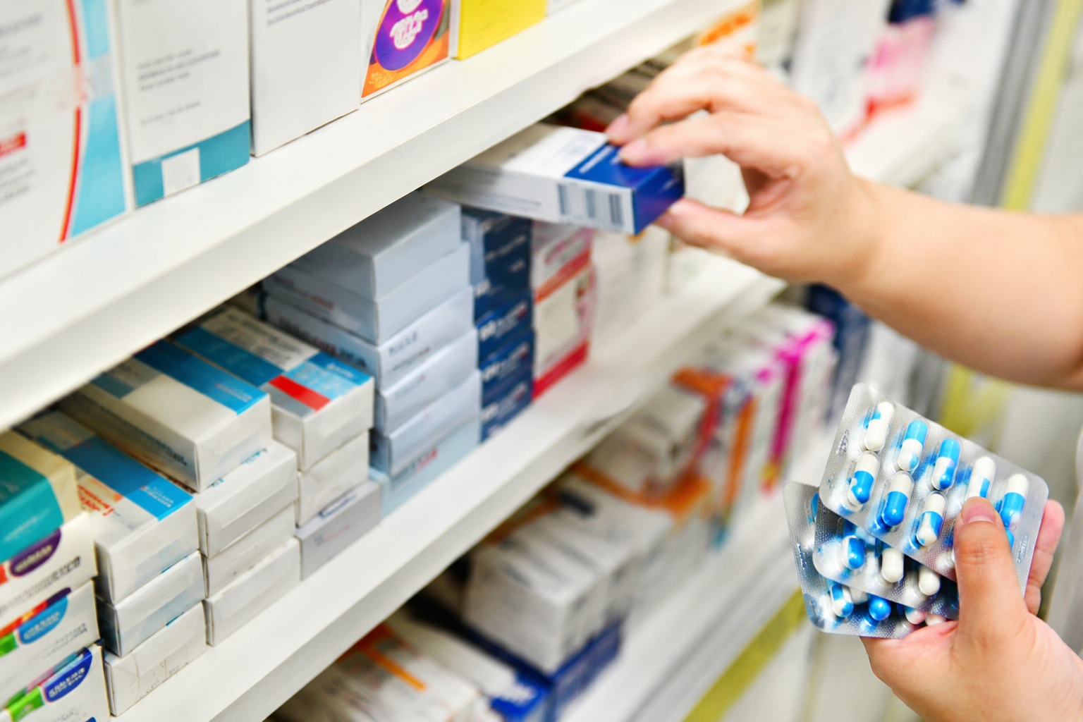 Farmacéuticas se adhieren al esquema de cesión de créditos para cobrar parte de la deuda estatal