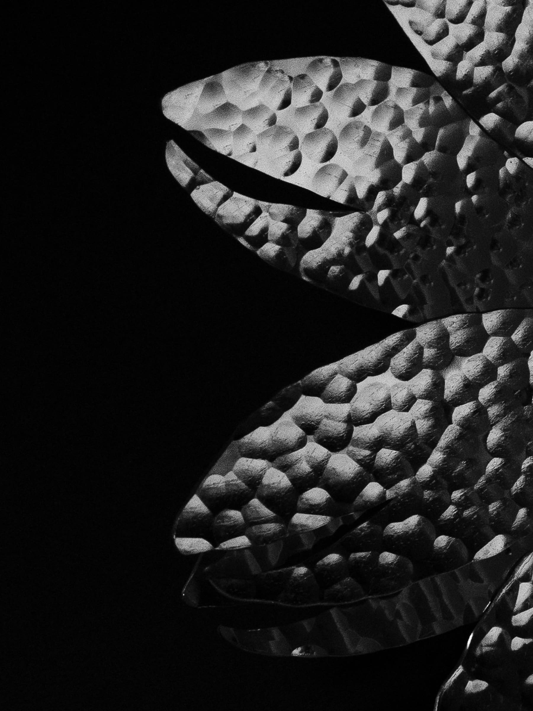 Hand-hammered finish