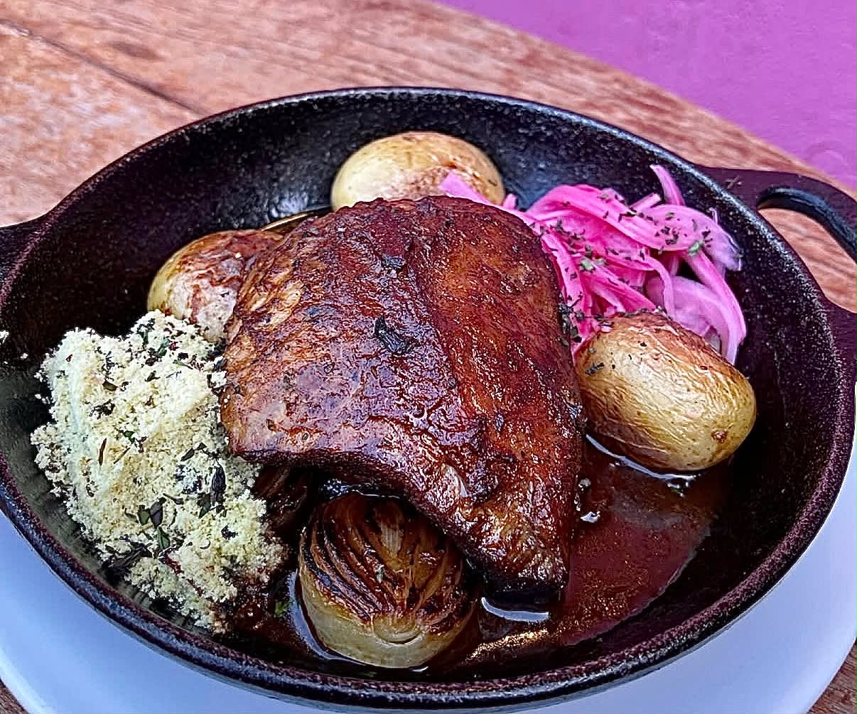 Costelão braseado: tradição, técnica e tempo à mesa