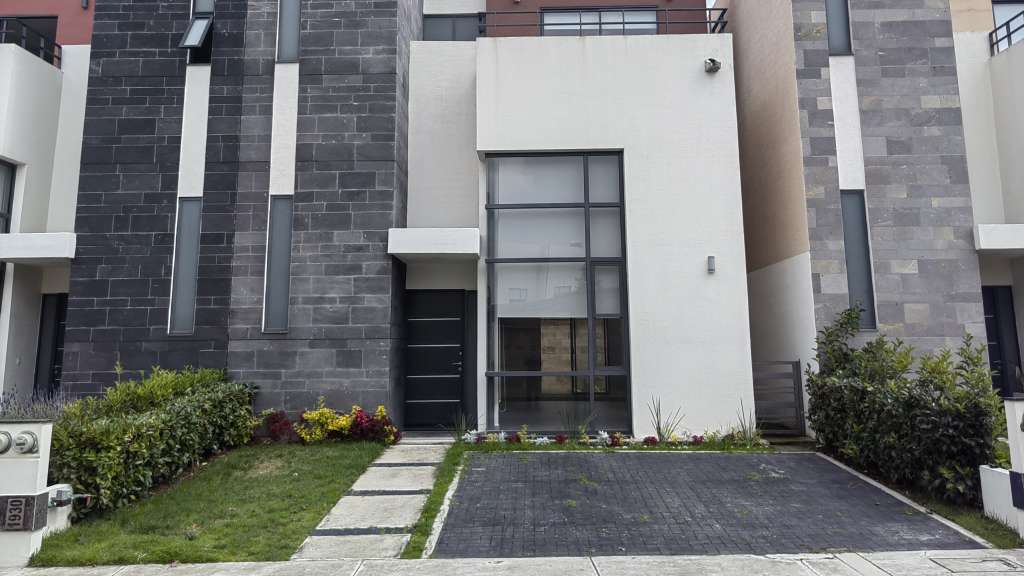Home in Metric Way