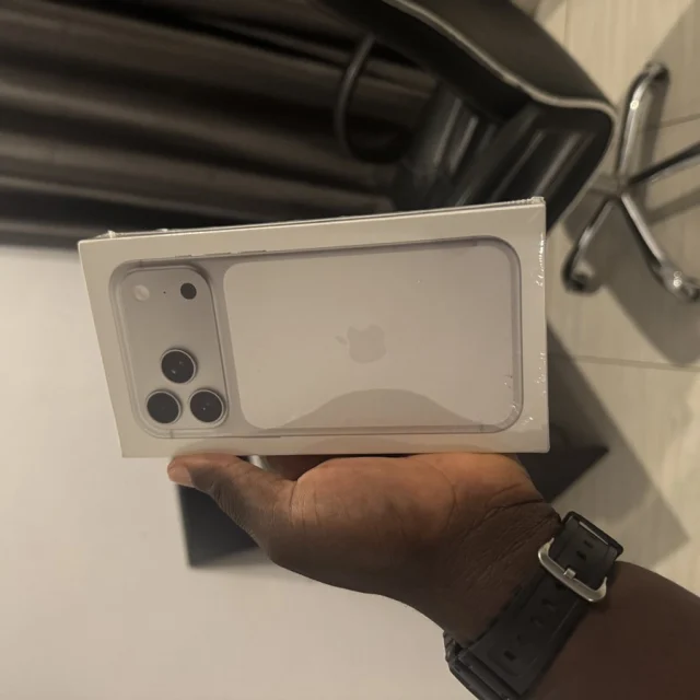iPhone 17 pro max 256gig physical sim