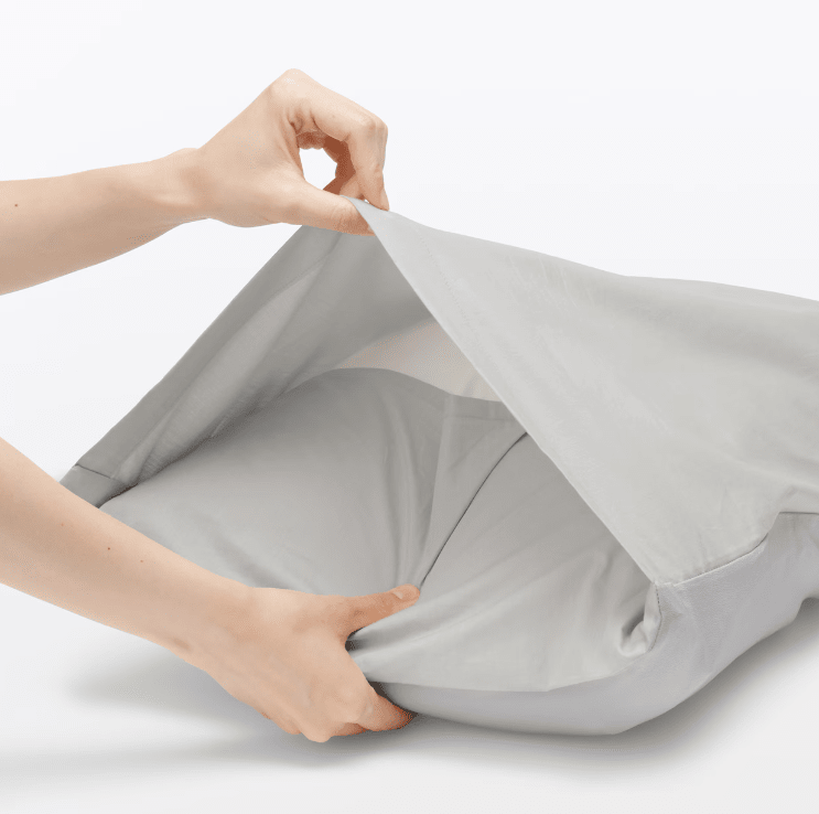 日本 MUJI 無印良品 100% 蠶絲純棉枕頭套４３×６３ｃｍ — YOJI 祐吉日本代購