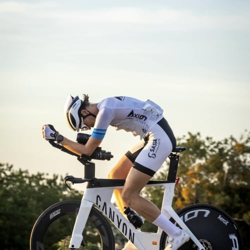 Atleta patrocinado Axion Cycle com roda de carbono aro fechado Disc Brake