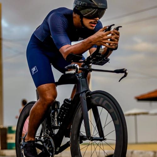 Atleta patrocinado Axion Cycle com roda de carbono aro fechado Disc Brake