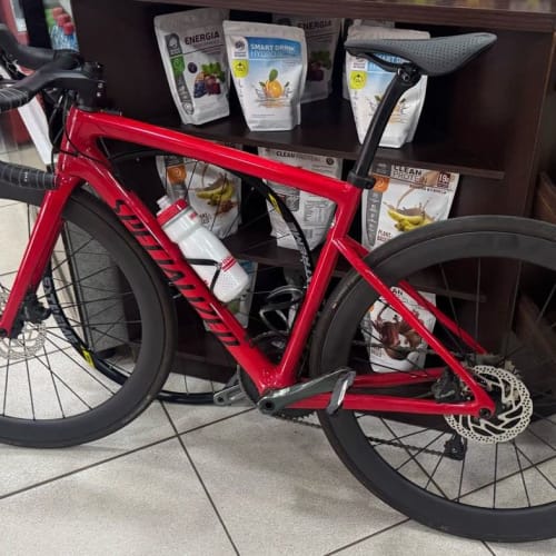 Cliente Axion Cycle com Roda de Carbono Disc Brake