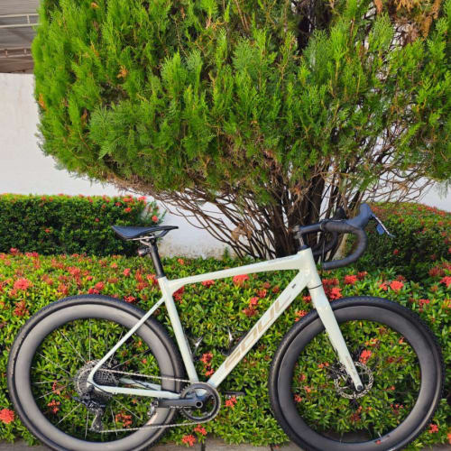 Cliente Axion Cycle com Roda de Carbono Disc Brake