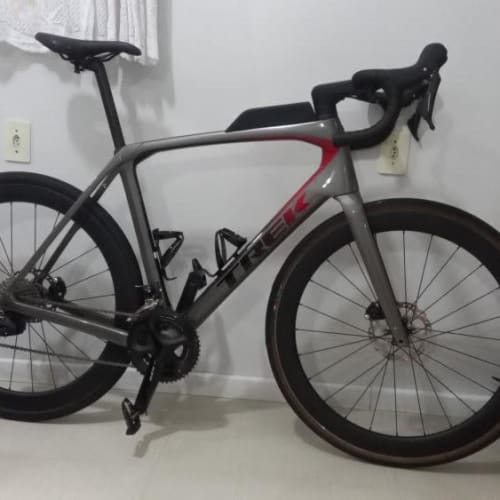Cliente Axion Cycle com Roda de Carbono Disc Brake