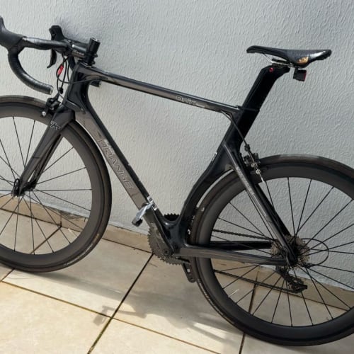 Cliente Axion Cycle com Roda de Carbono Rim Brake