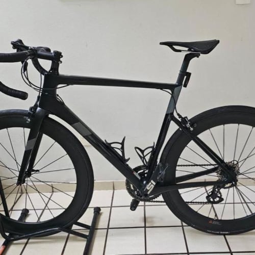 Cliente Axion Cycle com Roda de Carbono Rim Brake