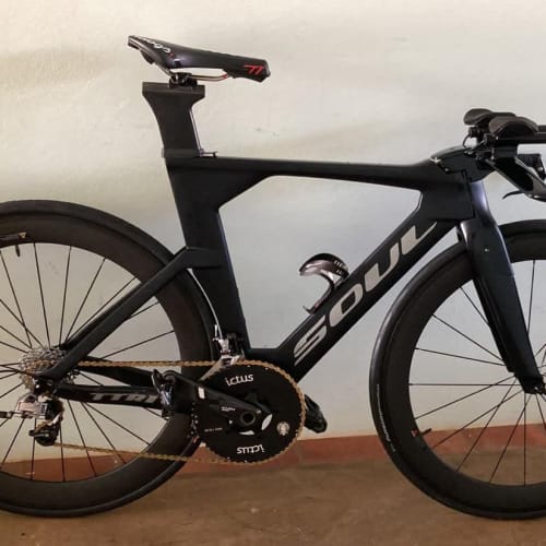 Cliente Axion Cycle com Roda de Carbono Rim Brake