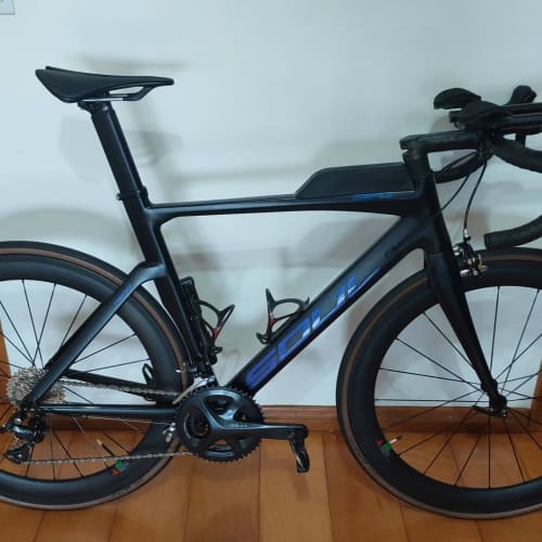 Cliente Axion Cycle com Roda de Carbono Rim Brake