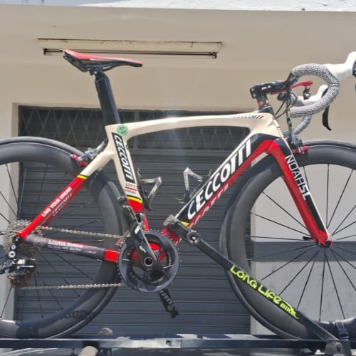 Cliente Axion Cycle com Roda de Carbono Rim Brake