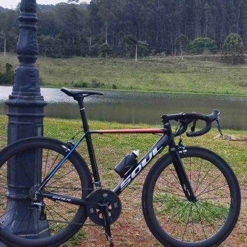 Cliente Axion Cycle com Roda de Carbono Rim Brake