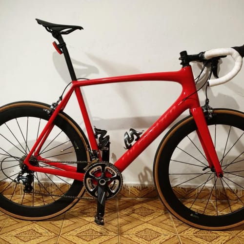 Cliente Axion Cycle com Roda de Carbono Rim Brake