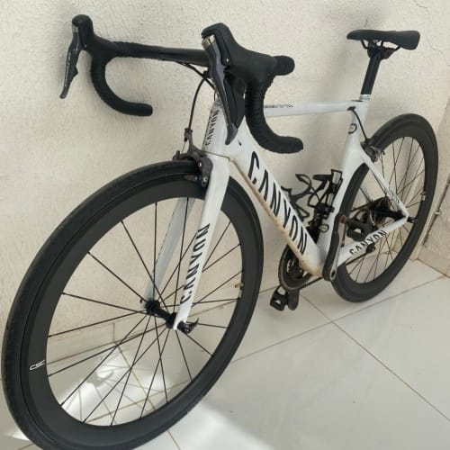 Cliente Axion Cycle com Roda de Carbono Rim Brake
